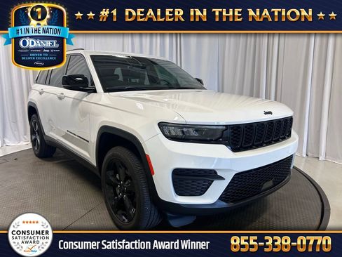 Used 2024 Jeep Grand Cherokee Altitude AWD/4WD image 1