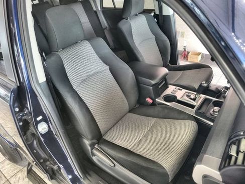 Used 2020 Toyota 4Runner SR5 AWD/4WD image 25