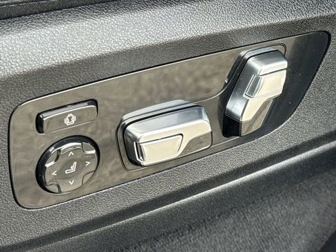 Used 2024 BMW X5 xDrive40i w/ Premium Package image 23