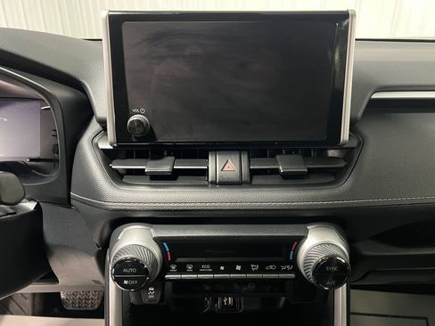 Used 2024 Toyota RAV4 LE image 8