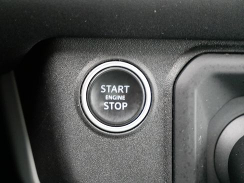 Used 2020 Land Rover Defender 110 SE image 28