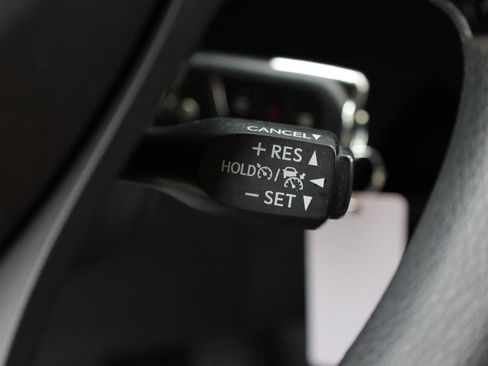 Used 2021 Toyota C-HR LE FWD image 21
