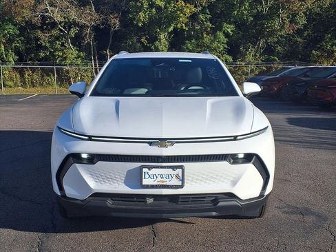New 2026 Chevrolet Equinox EV LT image 3
