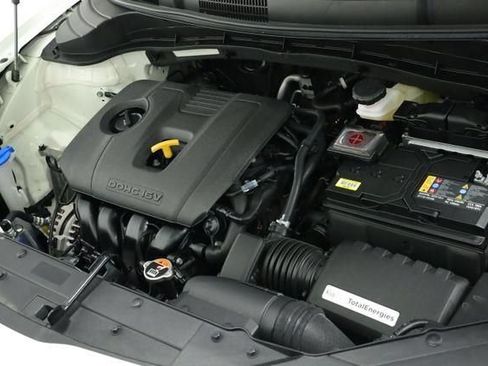 Used 2025 Kia Soul LX w/ LX Technology Package FWD image 9