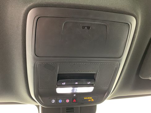 Used 2026 Chevrolet Traverse LT w/ Sun and Wheel Package FWD image 28