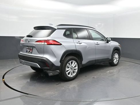 Used 2024 Toyota Corolla Cross LE FWD image 29