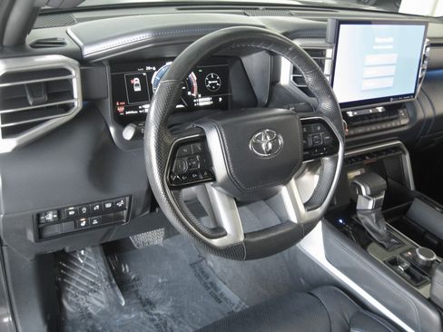 Used 2022 Toyota Tundra Platinum image 11