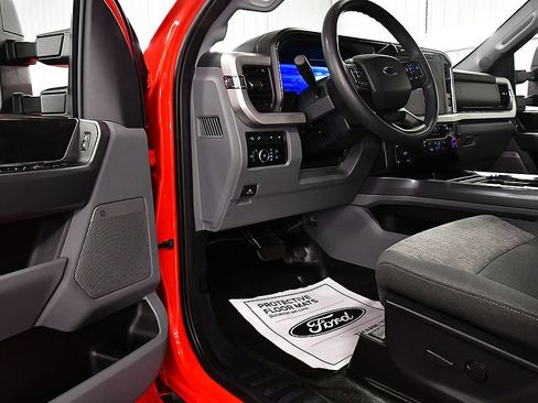 Used 2024 Ford F250 XLT w/ Black Appearance Package AWD/4WD image 17