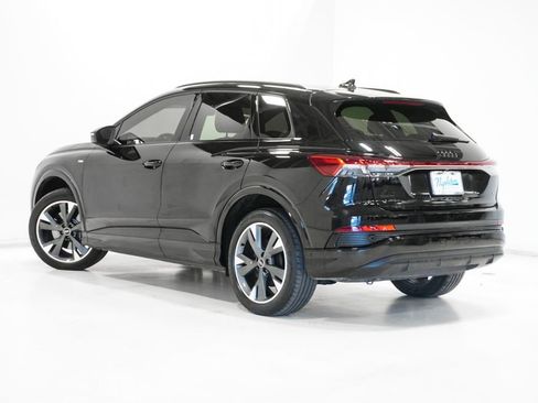 Used 2023 Audi Q4 e-tron Prestige image 5