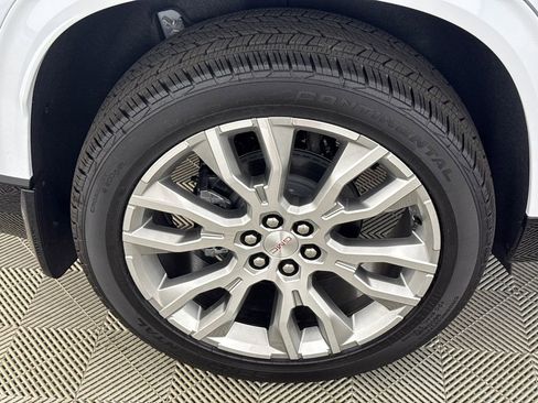 New 2026 GMC Acadia Denali w/ Super Cruise Package image 17