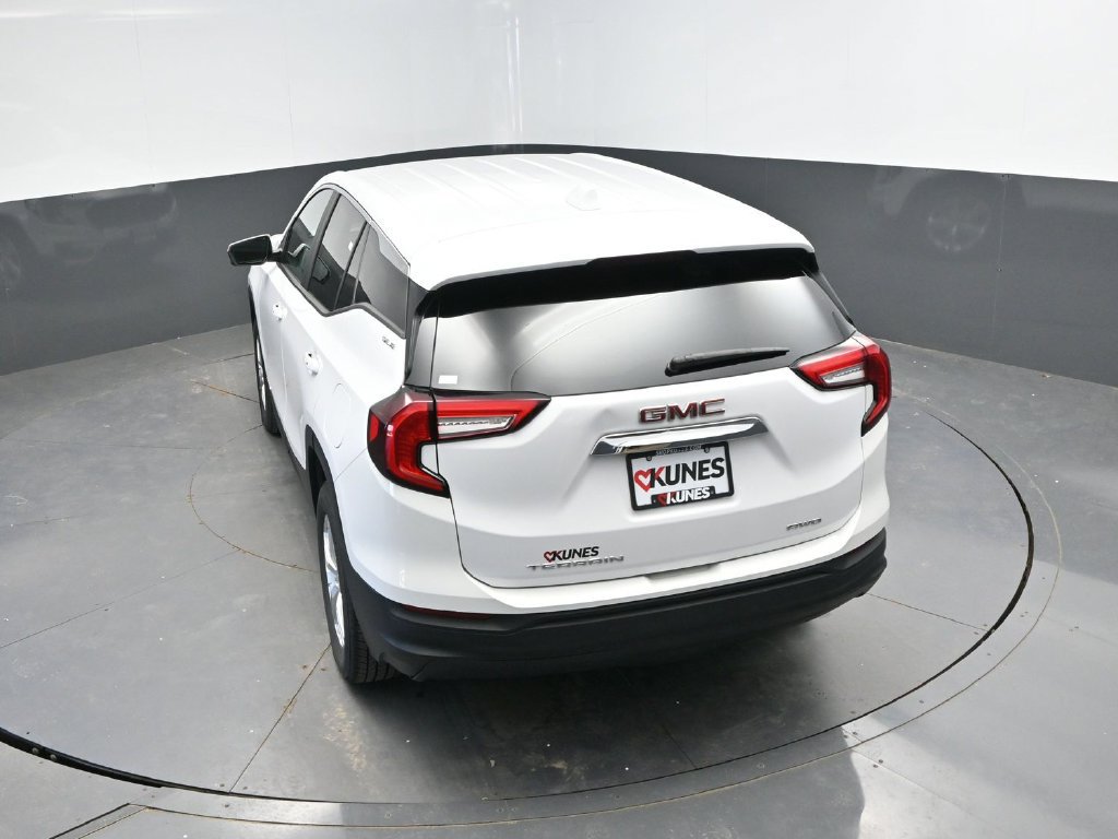 Used 2024 GMC Terrain SLE AWD/4WD image 29