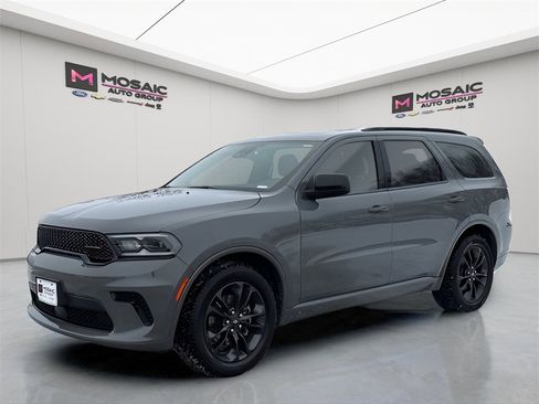 Used 2023 Dodge Durango SXT w/ SXT Blacktop Group image 3