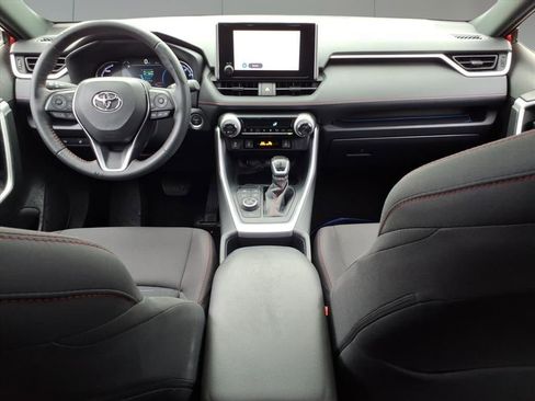 Used 2024 Toyota RAV4 SE image 8