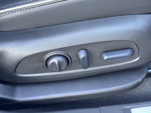 Used 2022 GMC Acadia Denali w/ Denali Technology Package image 28