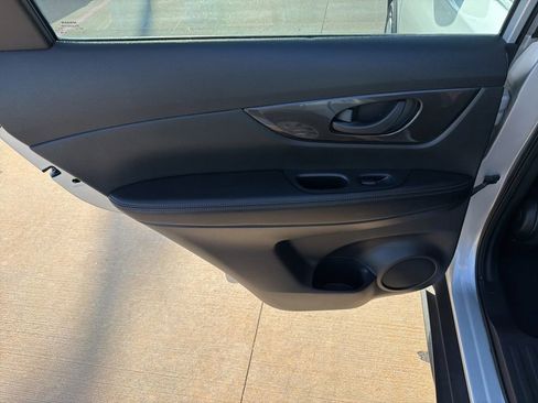 Used 2020 Nissan Rogue S image 14