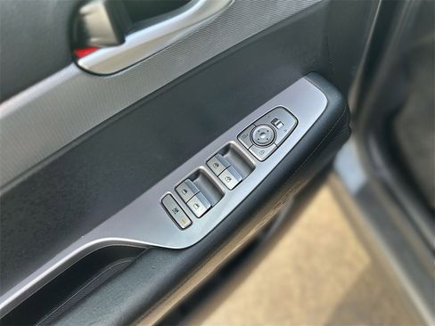 Used 2021 Hyundai Palisade SE image 16