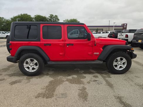Used 2019 Jeep Wrangler Unlimited Sport S AWD/4WD image 2