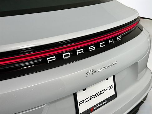Certified 2026 Porsche Panamera image 17