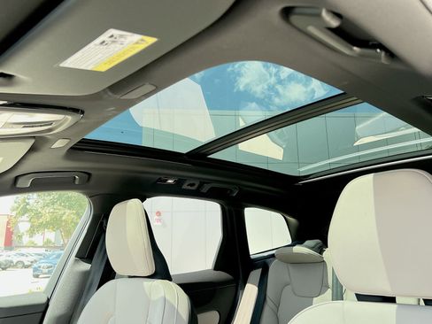 New 2026 Volvo XC60 B5 Plus w/ Protection Package Premier image 24