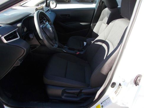 Used 2025 Toyota Corolla LE image 15