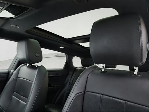 Used 2023 Land Rover Range Rover Evoque R-Dynamic S AWD/4WD image 11
