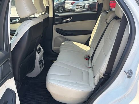 Used 2022 Ford Edge Titanium AWD/4WD image 15