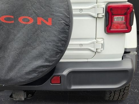 Used 2018 Jeep Wrangler Unlimited Rubicon AWD/4WD image 32