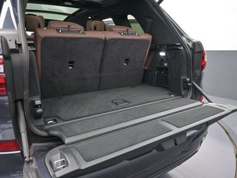 Used 2022 BMW X7 M50i AWD/4WD image 19