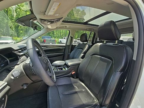 Used 2022 Jeep Grand Cherokee Limited 4xe w/ Luxury Tech Group II AWD/4WD image 14