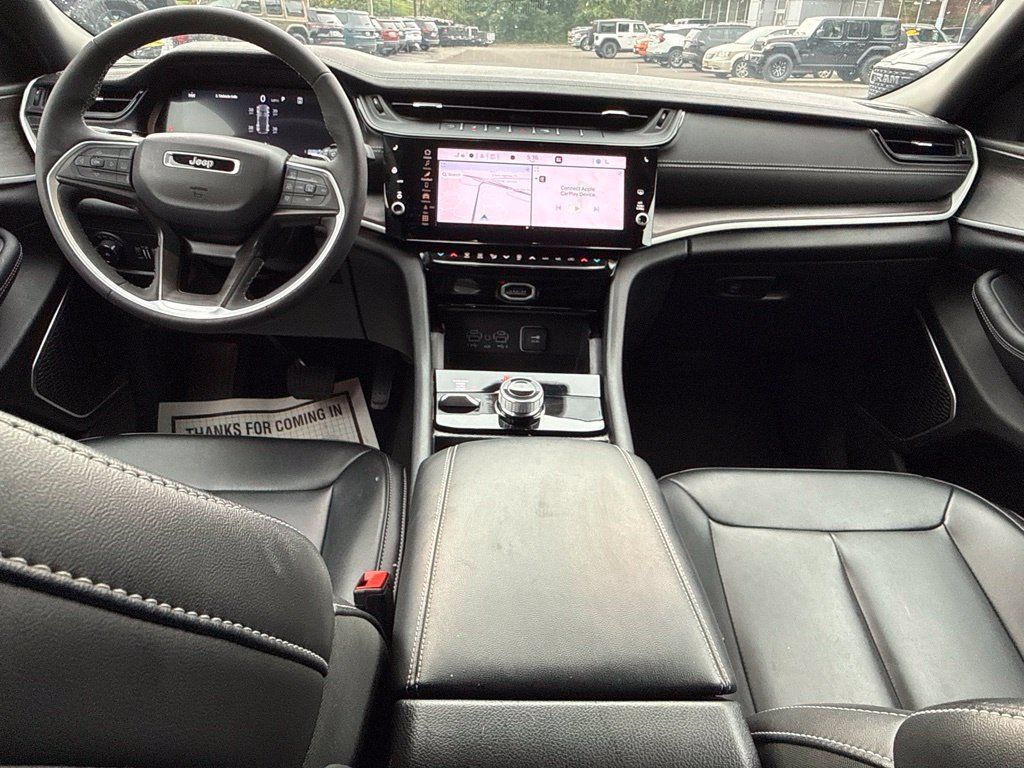Used 2026 Jeep Grand Cherokee Limited AWD/4WD image 18