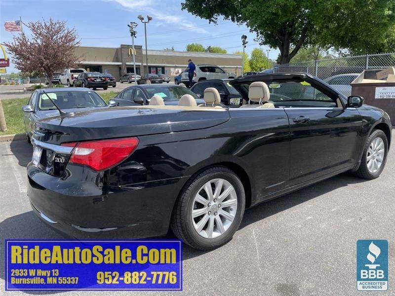 Used 2013 Chrysler 200 Touring FWD image 25