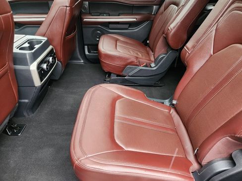 Used 2024 Ford Expedition Limited image 34