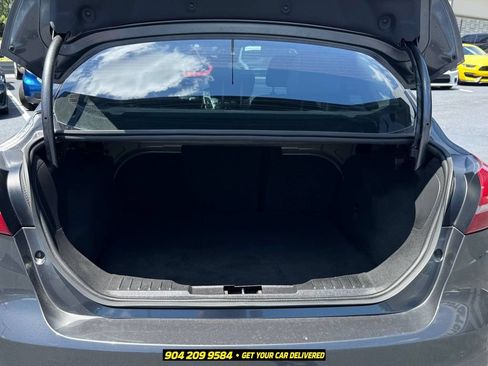 Used 2016 Ford Focus SE FWD image 28