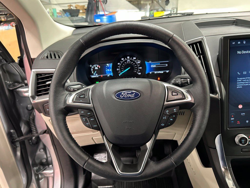 Used 2024 Ford Edge Titanium AWD/4WD image 16