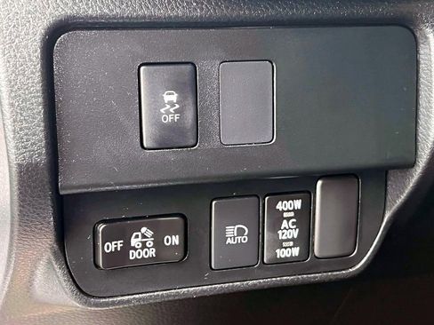 Used 2021 Toyota Tacoma TRD Off-Road image 19