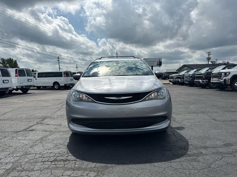 Used 2021 Chrysler Voyager Lxi FWD image 7