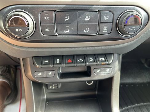 Used 2019 Chevrolet Colorado Z71 image 9