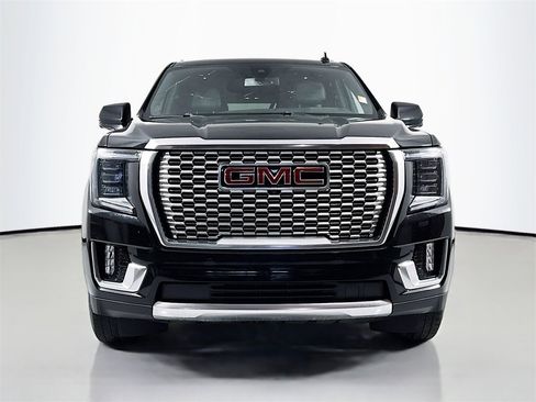 Used 2022 GMC Yukon Denali image 2