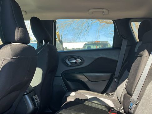 Used 2014 Jeep Cherokee Latitude w/ Cold Weather Group image 25