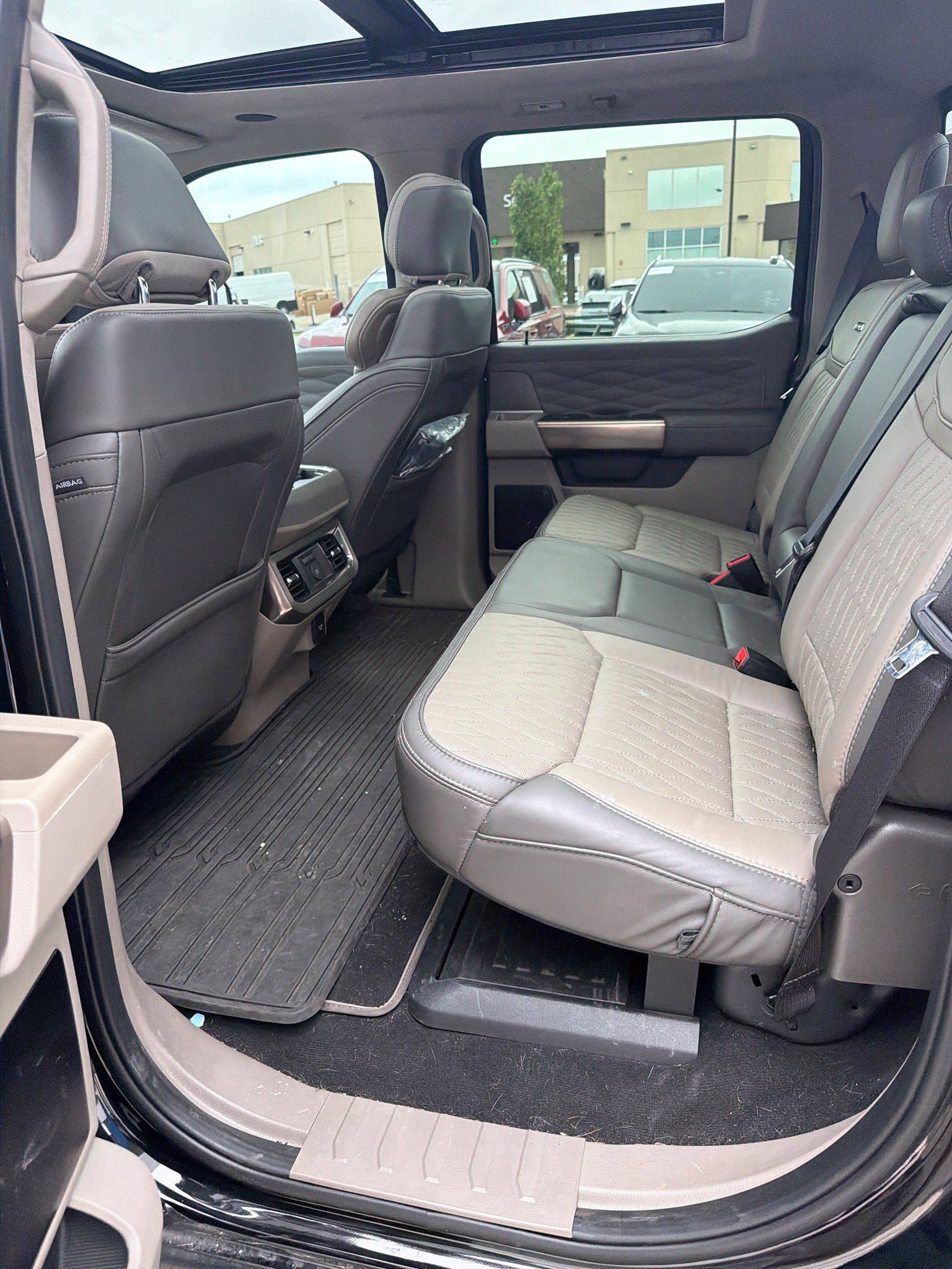 Used 2026 Ford F250 Platinum w/ Platinum Plus Package AWD/4WD image 5