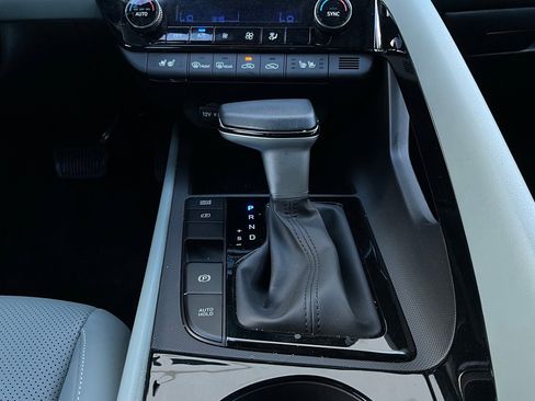 Used 2025 Hyundai Elantra Limited image 25