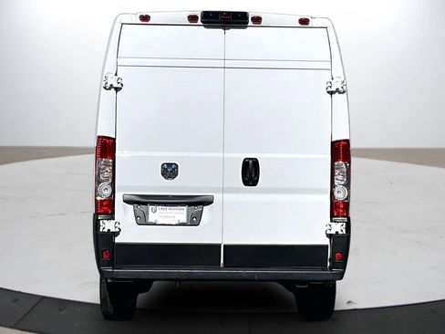 Used 2024 RAM ProMaster 2500 w/ Convenience Group image 8