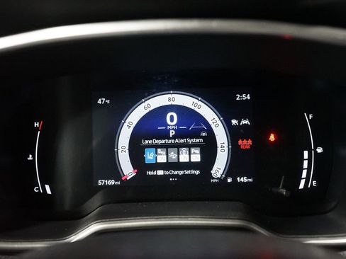 Used 2024 Toyota Corolla Cross XLE image 15