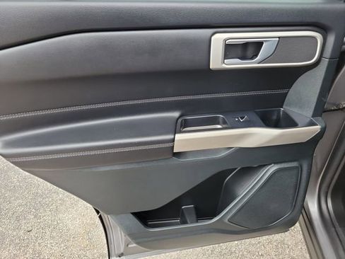 Used 2023 Ford Explorer XLT w/ Equipment Group 202A image 7