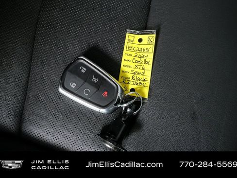 Certified 2024 Cadillac XT6 Sport w/ Technology Package image 28