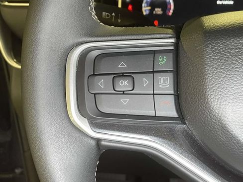 Used 2022 Jeep Wagoneer Series I w/ Premium Group I AWD/4WD image 40