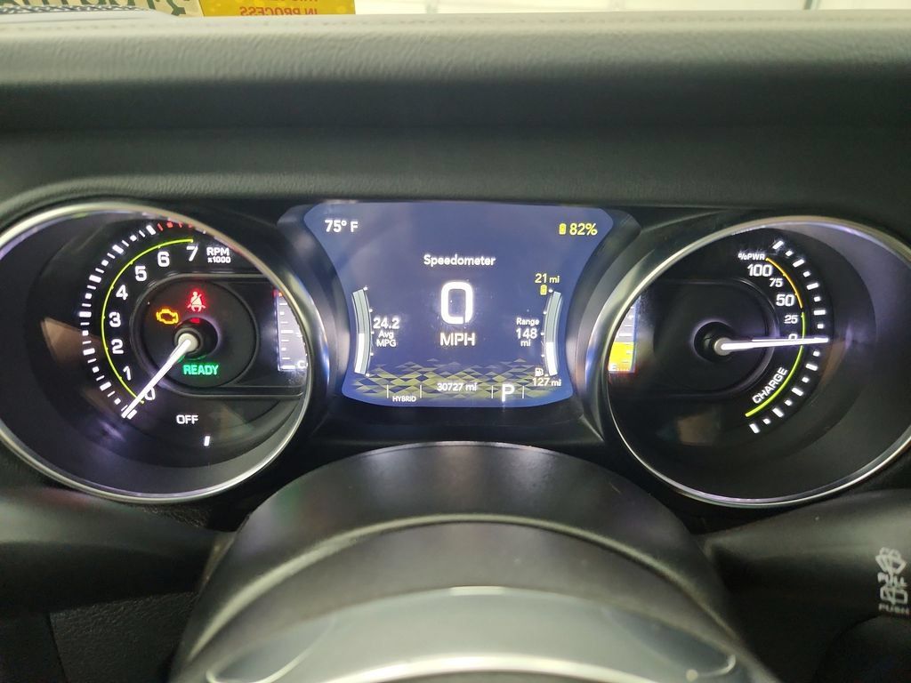 Used 2022 Jeep Wrangler Unlimited Sahara w/ Cold Weather Group AWD/4WD image 25