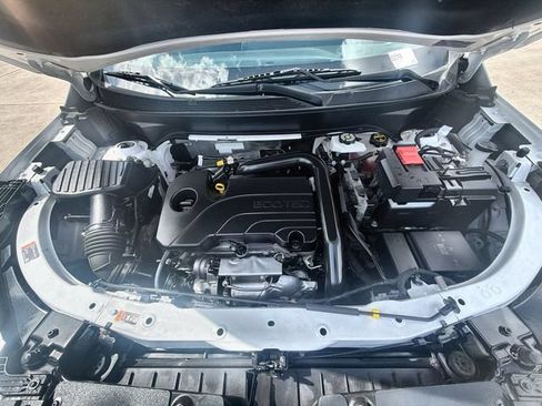 Used 2025 Chevrolet Equinox LT w/ Convenience Package II FWD image 30