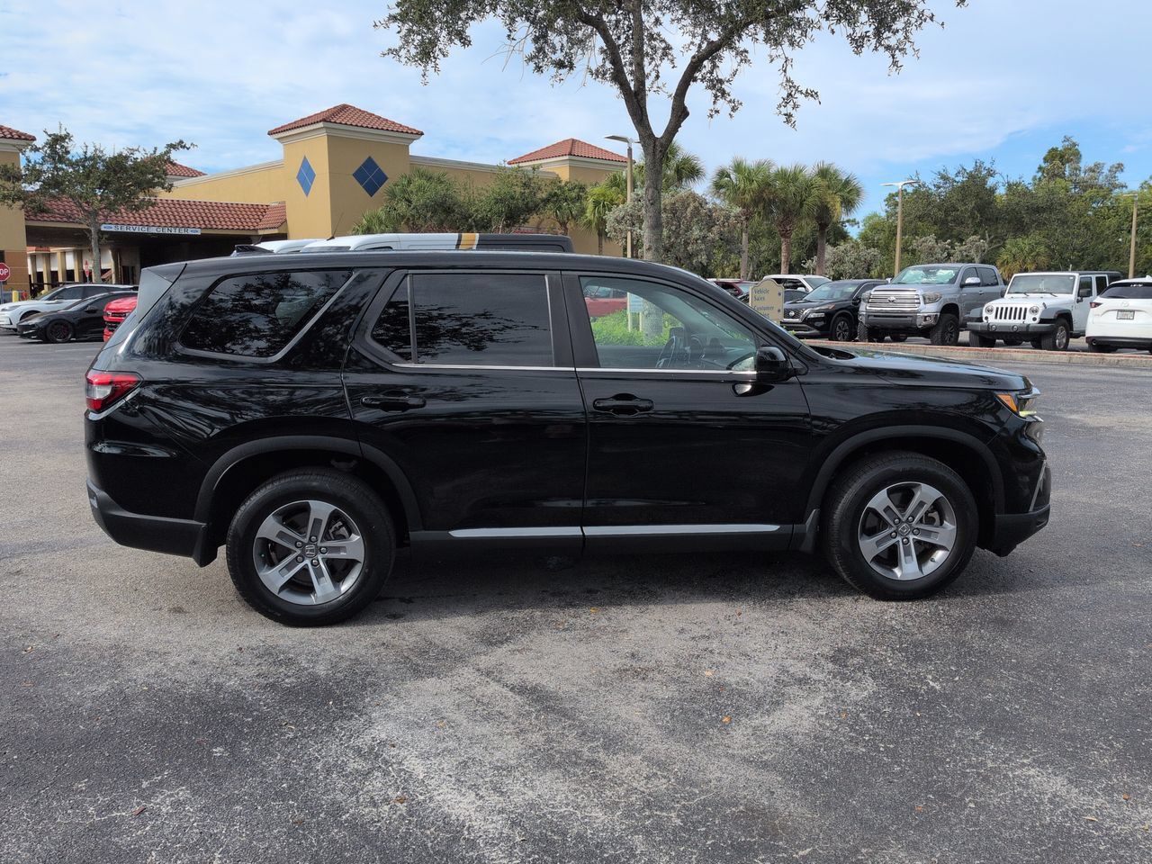 Used 2023 Honda Pilot EX-L image 3