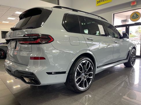 Used 2023 BMW X7 xDrive40i w/ M Sport Package AWD/4WD image 5
